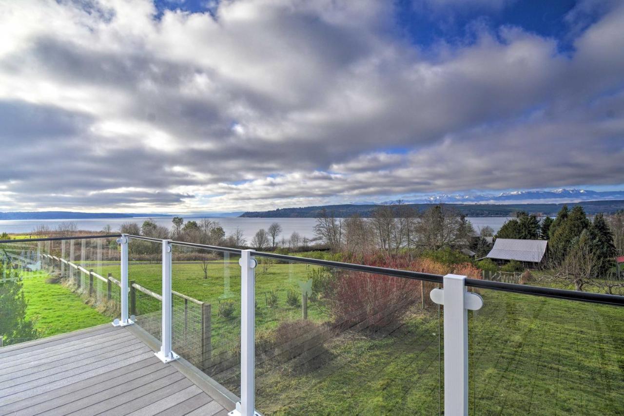 Breathtaking Port Ludlow Home With Deck And Yard Exterior foto